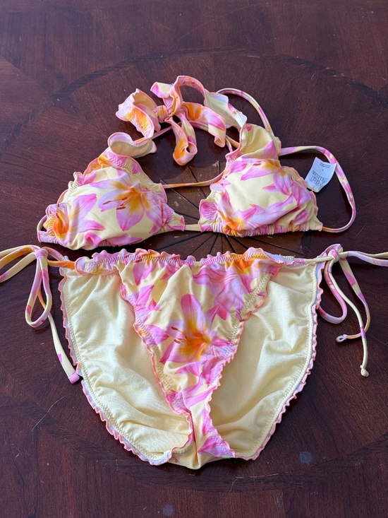 wild fable Other - NWOT Wild Fable Ruffle Bikini Set, Pink and Yellow Floral, L